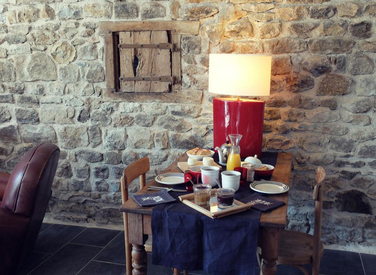 Bed and Breakfast Le The Au Jardin Saint-Julien-de-Civry Exteriér fotografie